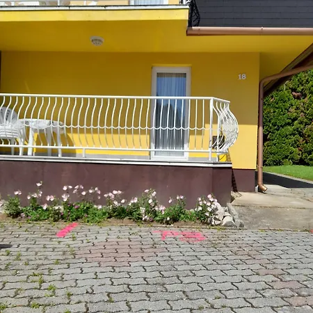Berkenye Apartman * 佐洛卡罗斯